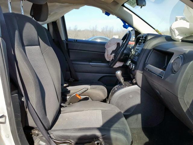 1J4NF1FB6BD134391 - 2011 JEEP COMPASS SP Күміс фото 5