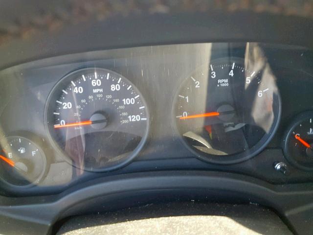 1J4NF1FB6BD134391 - 2011 JEEP COMPASS SP Күміс фото 8