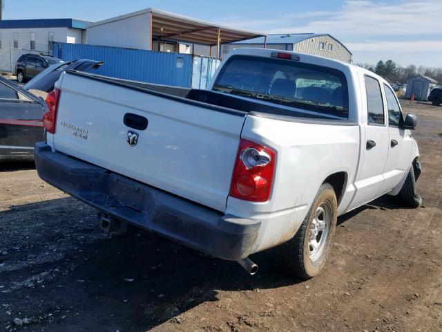 1D3HW28K17S242708 - 2007 DODGE DAKOTA QUA WHITE photo 4