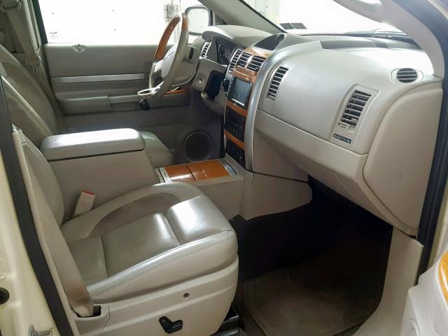 1A8HW58228F136491 - 2008 CHRYSLER ASPEN LIMI CREAM photo 5