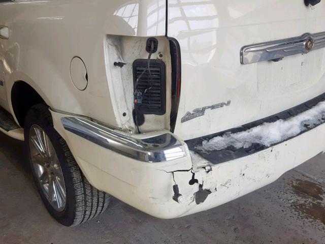 1A8HW58228F136491 - 2008 CHRYSLER ASPEN LIMI CREAM photo 9