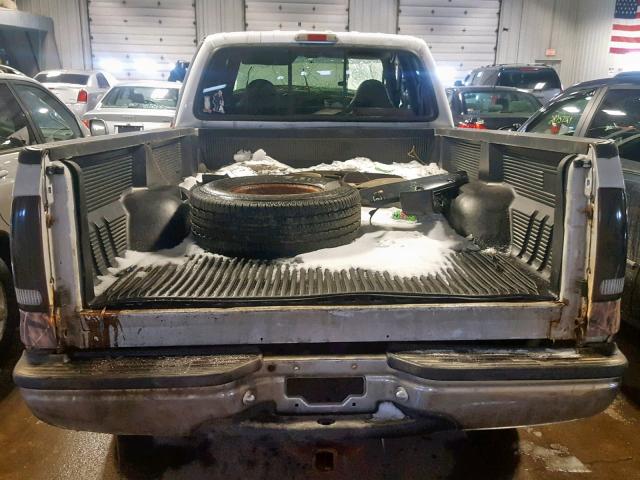 1FTSW31F0YED61089 - 2000 FORD F350 SRW S WHITE photo 9