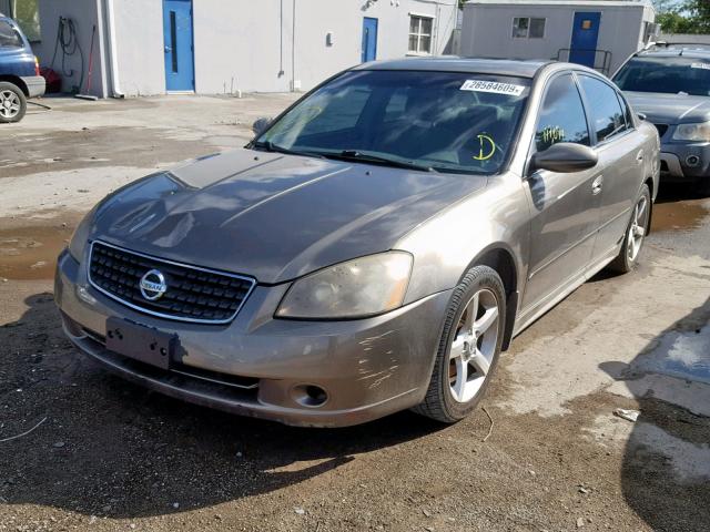 1N4BL11D05C179823 - 2005 NISSAN ALTIMA SE GRAY photo 2