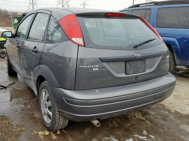 3FAFP37N85R125589 - 2005 FORD FOCUS ZX5 GRAY photo 3