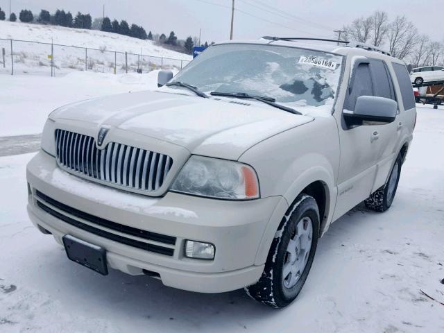 5LMFU27546LJ08777 - 2006 LINCOLN NAVIGATOR WHITE photo 2