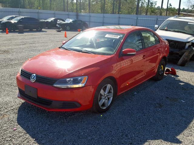 3VWLL7AJ0BM068705 - 2011 VOLKSWAGEN JETTA TDI RED photo 2