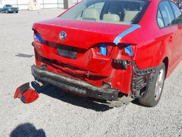 3VWLL7AJ0BM068705 - 2011 VOLKSWAGEN JETTA TDI RED photo 9