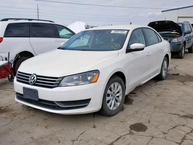 1VWAH7A38DC093771 - 2013 VOLKSWAGEN PASSAT S WHITE photo 2