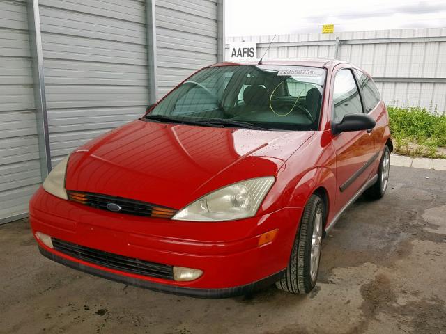 3FAFP3137YR165982 - 2000 FORD FOCUS ZX3 RED photo 2