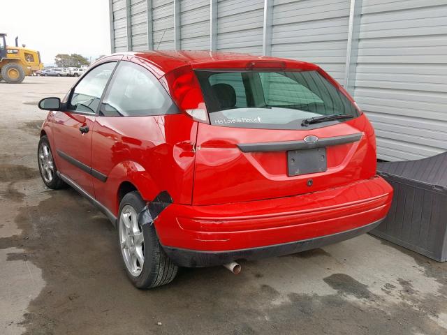 3FAFP3137YR165982 - 2000 FORD FOCUS ZX3 RED photo 3