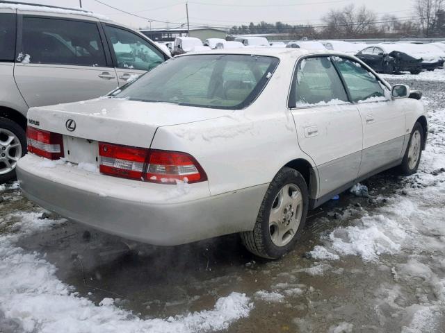 JT8BF28G2Y0288215 - 2000 LEXUS ES 300 WHITE photo 4