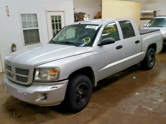 1D7RW3GK6BS504676 - 2011 DODGE DAKOTA SLT SILVER photo 2