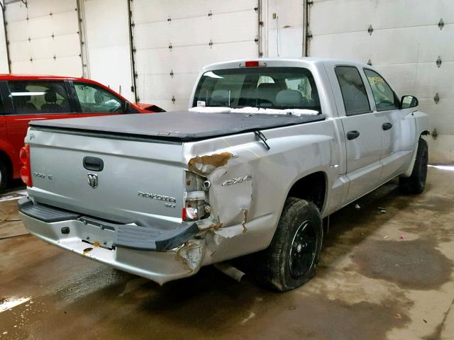 1D7RW3GK6BS504676 - 2011 DODGE DAKOTA SLT SILVER photo 4