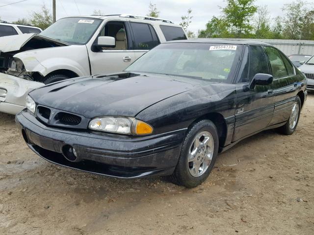 1G2HX52K0WH228007 - 1998 PONTIAC BONNEVILLE BLACK photo 2