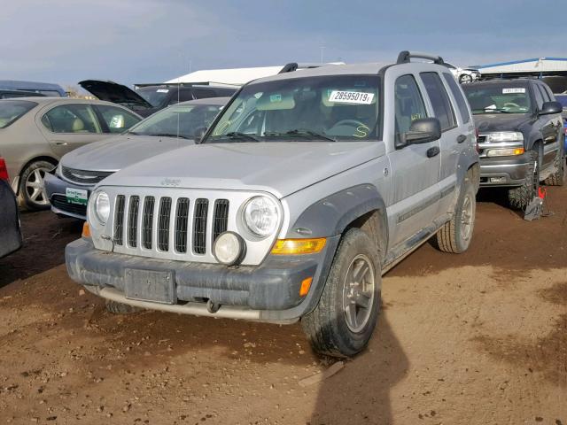 1J4GL38K05W723701 - 2005 JEEP LIBERTY RE SILVER photo 2