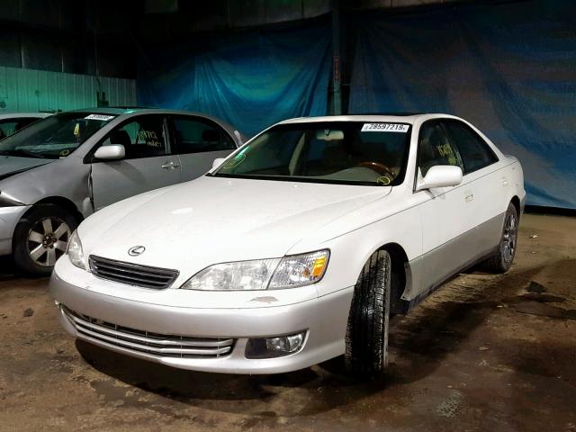 JT8BF28G910335357 - 2001 LEXUS ES 300 WHITE photo 2