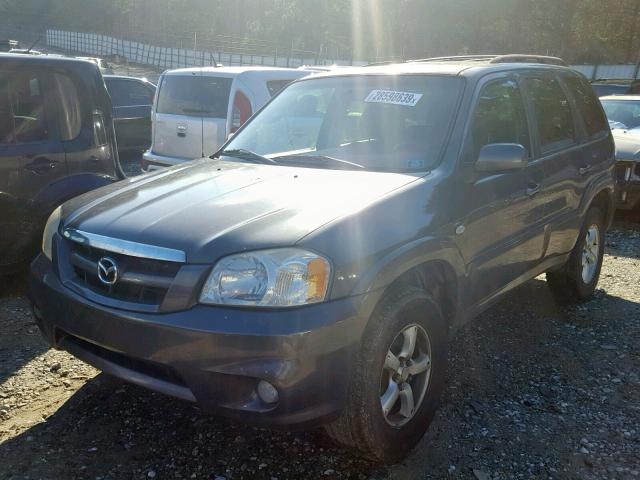 4F2YZ04156KM13363 - 2006 MAZDA TRIBUTE S GRAY photo 2