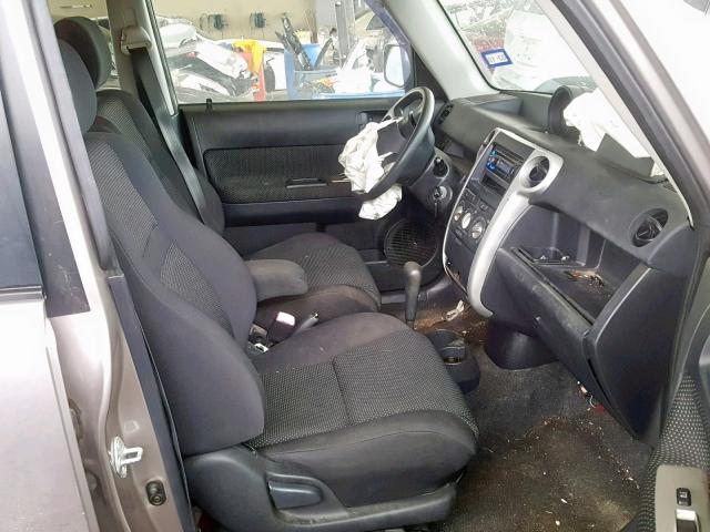 JTLKT324054024594 - 2005 TOYOTA SCION XB GRAY photo 5