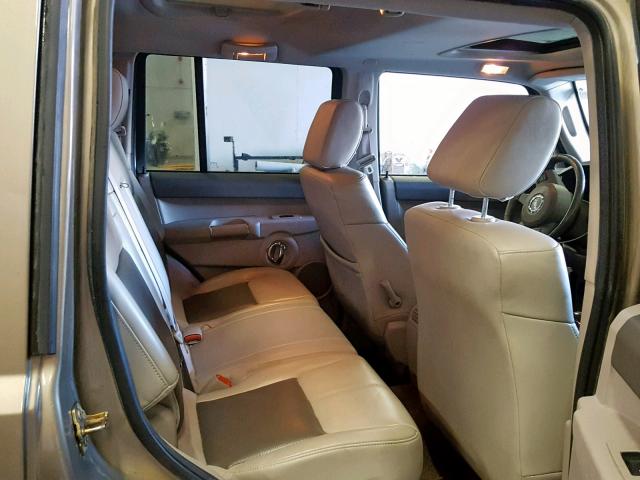 1J8HG582X6C192366 - 2006 JEEP COMMANDER GOLD photo 6