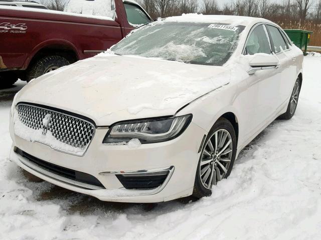 3LN6L5A91HR615823 - 2017 LINCOLN MKZ PREMIE WHITE photo 2