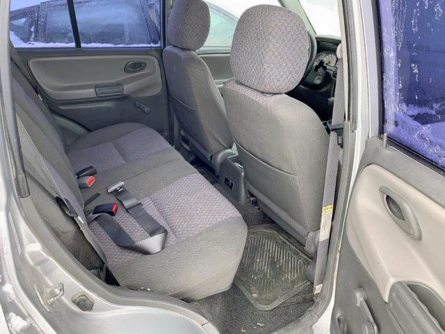 2CNBJ23C826949387 - 2002 CHEVROLET TRACKER LX SILVER photo 6