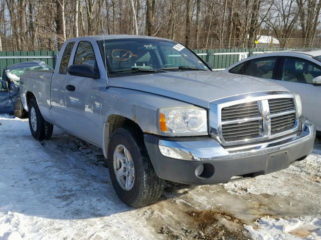 1D7HW42N45S230627 - 2005 DODGE DAKOTA SLT SILVER photo 1