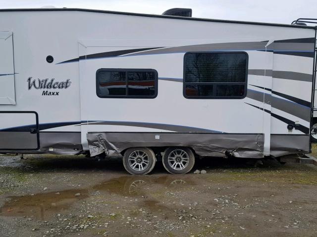 4X4FWCE29JT017832 - 2018 WILD TRAILER WHITE photo 9