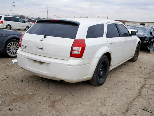 2D4FV47T27H780336 - 2007 DODGE MAGNUM SE WHITE photo 4