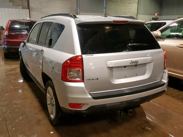1J4NF1FB8BD135512 - 2011 JEEP COMPASS SP 银色 照片 3