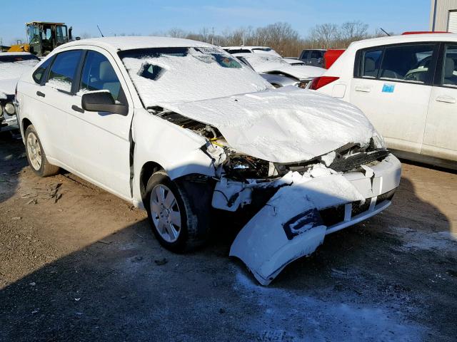 1FAHP34N18W138084 - 2008 FORD FOCUS S/SE WHITE photo 1