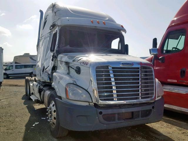 1FUJGLDR8CLBF5321 - 2012 FREIGHTLINER CASCADIA 1 WHITE photo 1