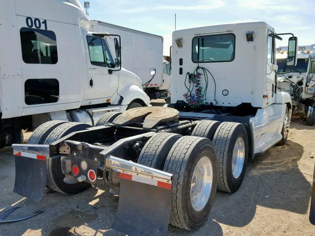 1FUJBBCK14PM40340 - 2004 FREIGHTLINER CONVENTION WHITE photo 4