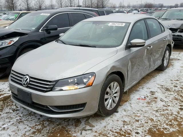 1VWAP7A37DC074776 - 2013 VOLKSWAGEN PASSAT S SILVER photo 2