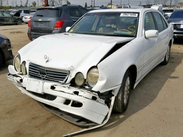 WDBJF65J81B357180 - 2001 MERCEDES-BENZ E 320 WHITE photo 2