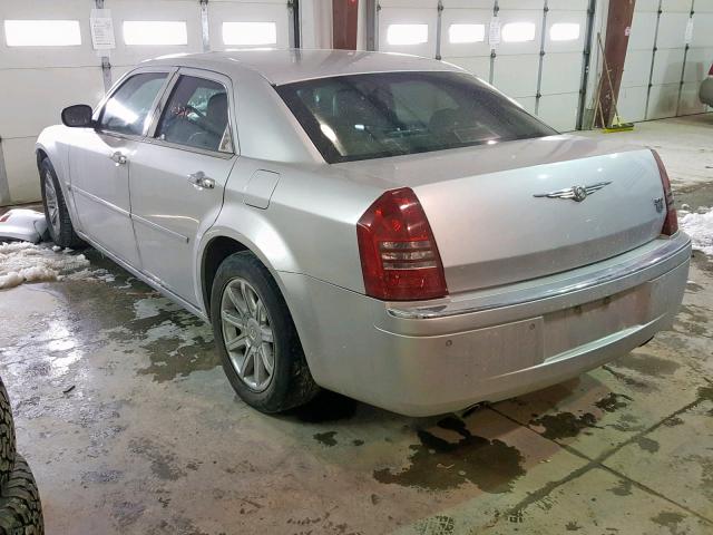 2C3AA63H25H103398 - 2005 CHRYSLER 300C SILVER photo 3