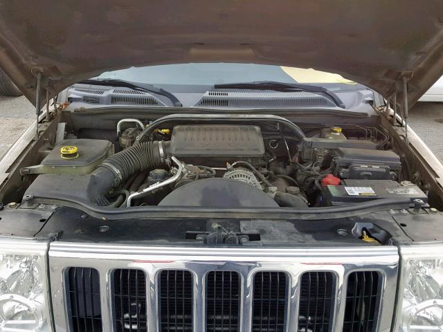1J8HH58N66C125688 - 2006 JEEP COMMANDER BROWN photo 7