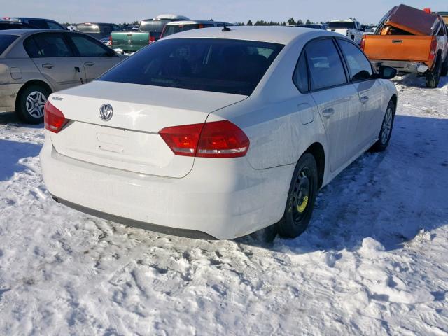 1VWAP7A30CC019388 - 2012 VOLKSWAGEN PASSAT S WHITE photo 4