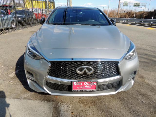 SJKCH5CP8JA042243 - 2018 INFINITI QX30 BASE SILVER photo 2