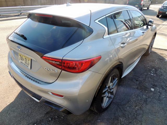 SJKCH5CP8JA042243 - 2018 INFINITI QX30 BASE SILVER photo 5