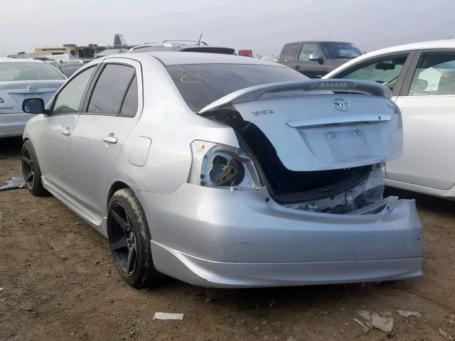 JTDBT923171123077 - 2007 TOYOTA YARIS SILVER photo 3