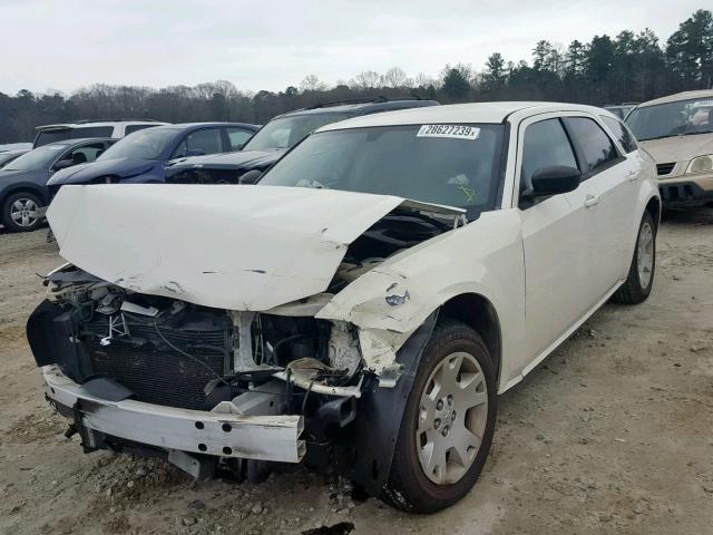 2D4FV47T07H763910 - 2007 DODGE MAGNUM SE WHITE photo 2