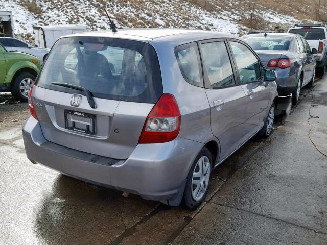 JHMGD38488S020314 - 2008 HONDA FIT GRAY photo 4