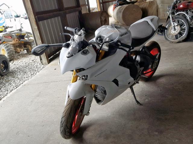 ZDMVABDS5JB005800 - 2018 DUCATI SUPERSPORT WHITE photo 2