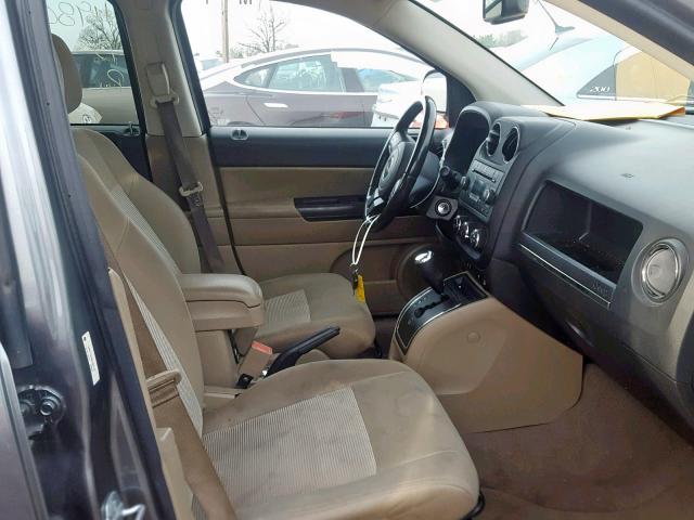 1J4NF1FB0BD282715 - 2011 JEEP COMPASS SP ვერცხლისფერი ფოტო 5