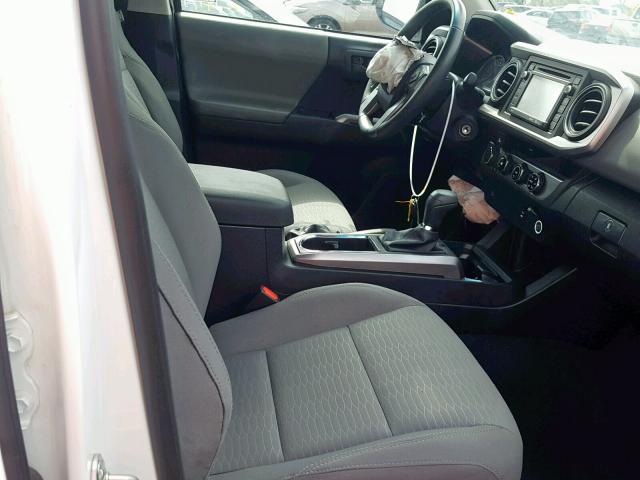 3TMCZ5AN2HM102662 - 2017 TOYOTA TACOMA DOU თეთრი ფოტო 5