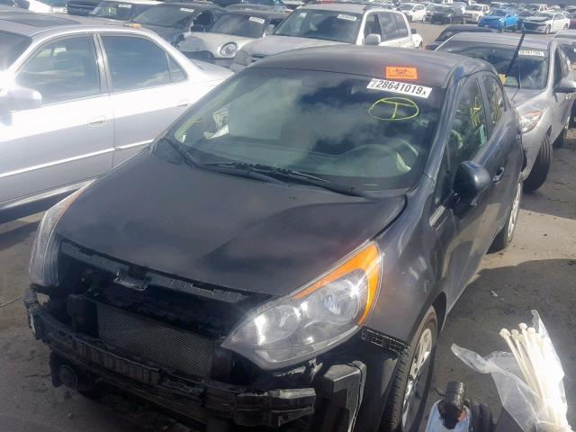 KNADM5A35F6448037 - 2015 KIA RIO LX BLACK photo 2