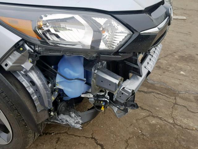 3CZRU6H56JG705181 - 2018 HONDA HR-V EX SILVER photo 9