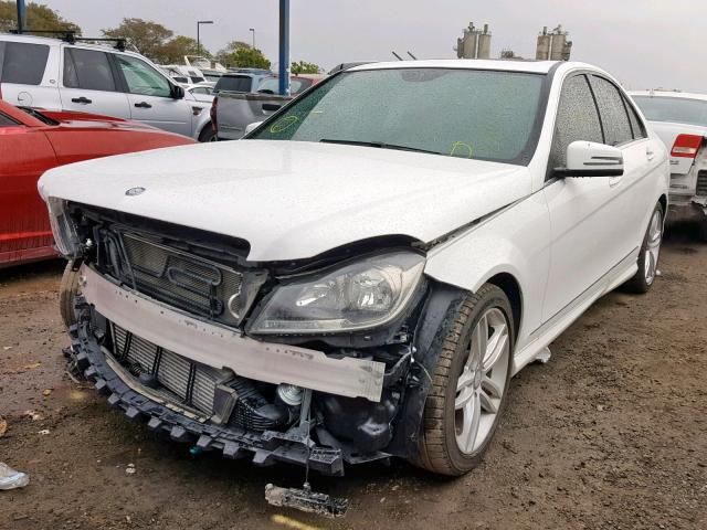 WDDGF4HB3ER306757 - 2014 MERCEDES-BENZ C 250 WHITE photo 2