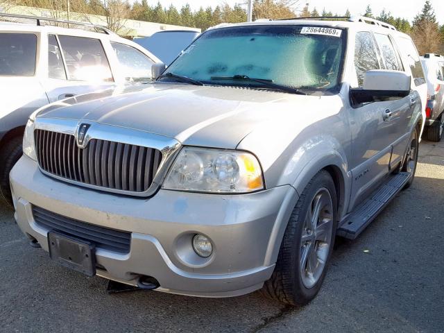 5LMFU28R34LJ15573 - 2004 LINCOLN NAVIGATOR TAN photo 2