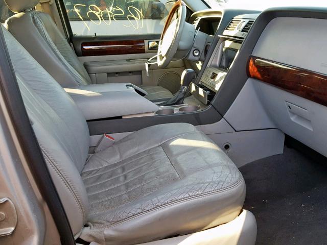 5LMFU28R34LJ15573 - 2004 LINCOLN NAVIGATOR TAN photo 5